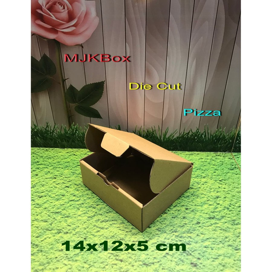 

kardus/karton/box. uk. 14x12x5 cm....model Die cut