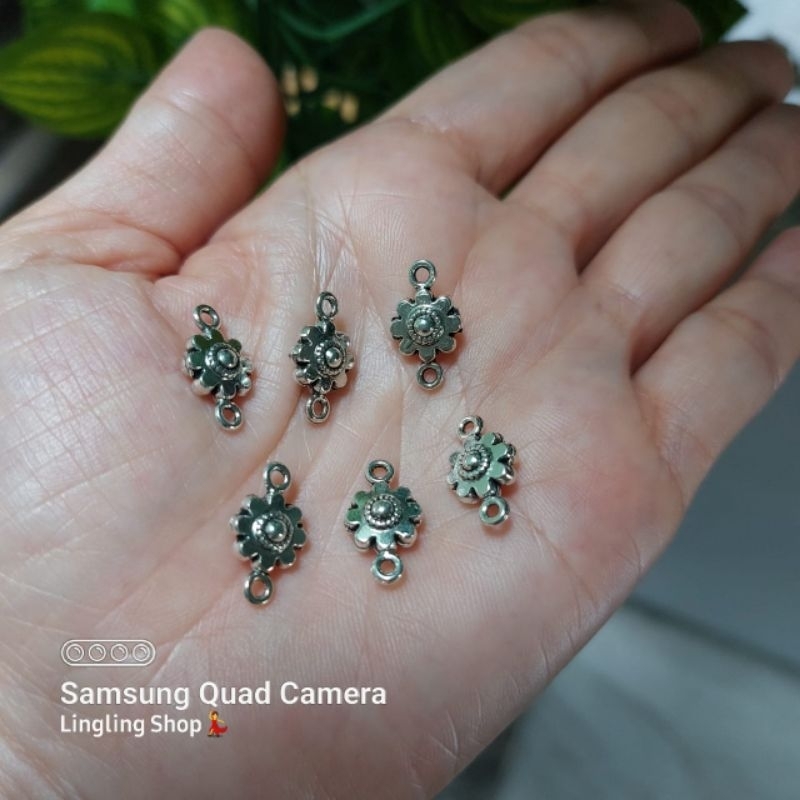 Charm motif  campur bahan gelang,liontin 2 lubang (1pcs)