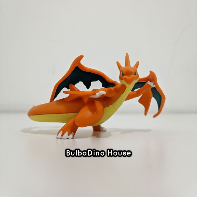 Takara Tomy Moncolle Pokemon Kalos Super Size Battle Pose Figure : Mega Charizard Y
