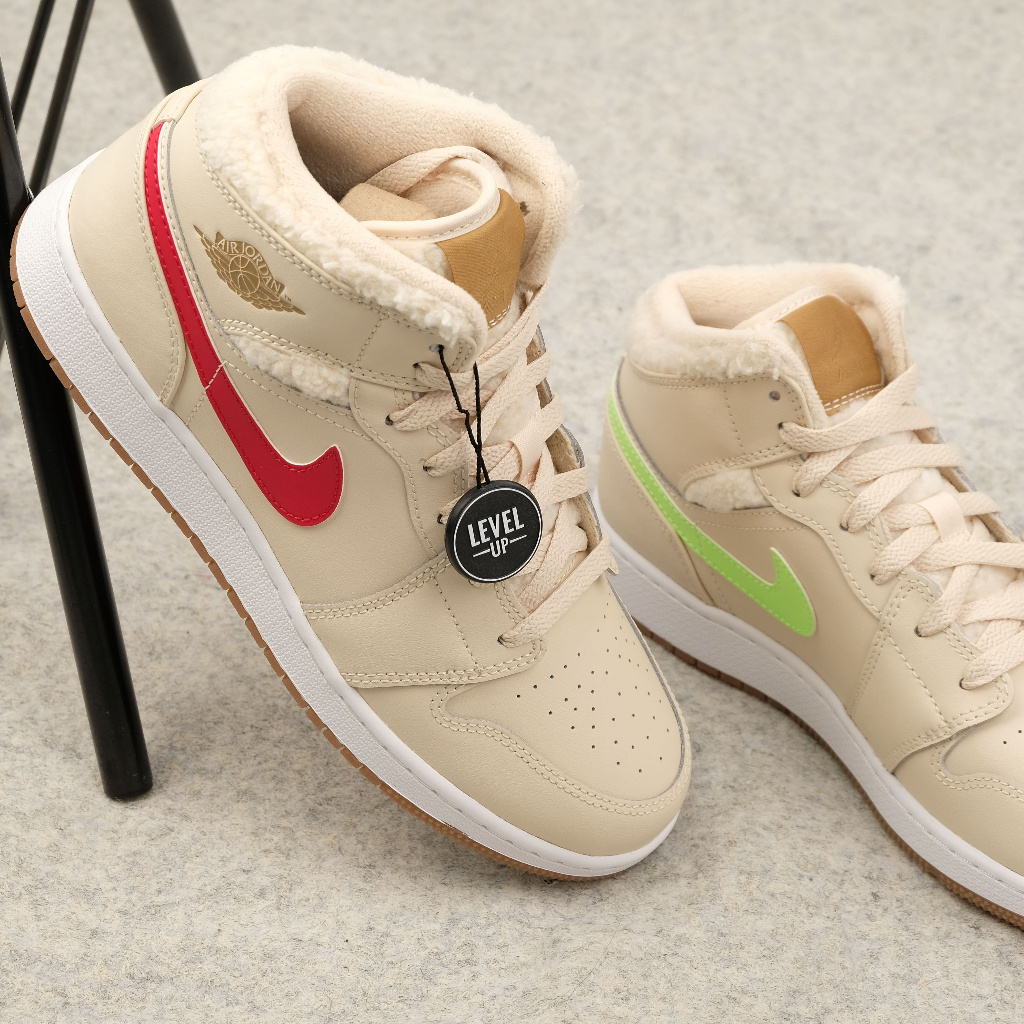 Air Jordan 1 Mid Utility Fleece GS 100% Original