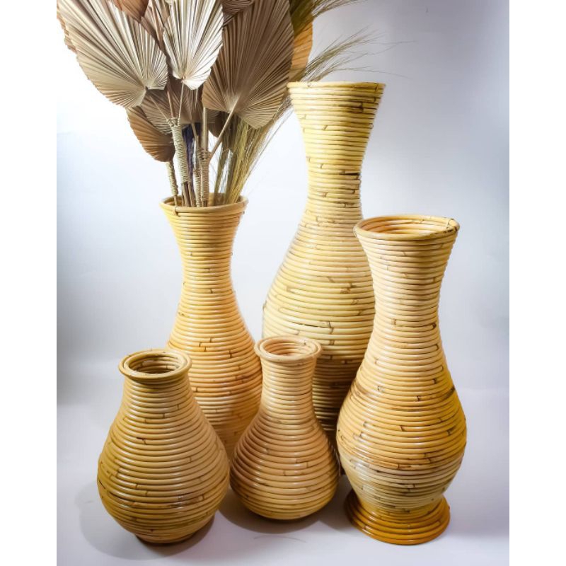 Guci Rotan Vernis Mengkilap / Vas Dekorasi Studio Foto / Pot Bunga untuk Hiasan Sudut Ruangan Tinggi