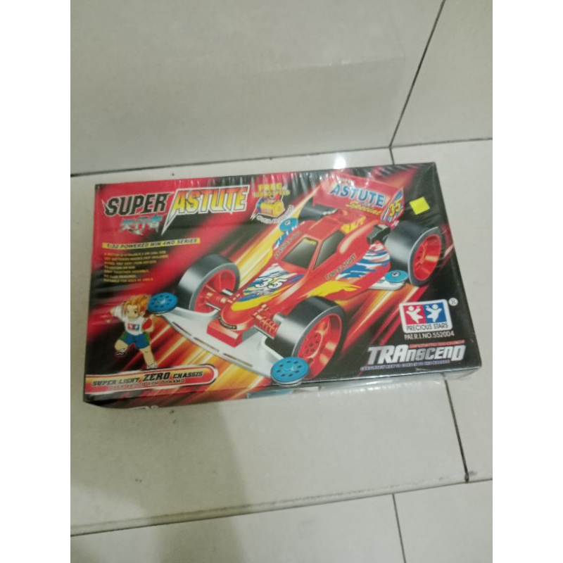Tamiya Astute Replika