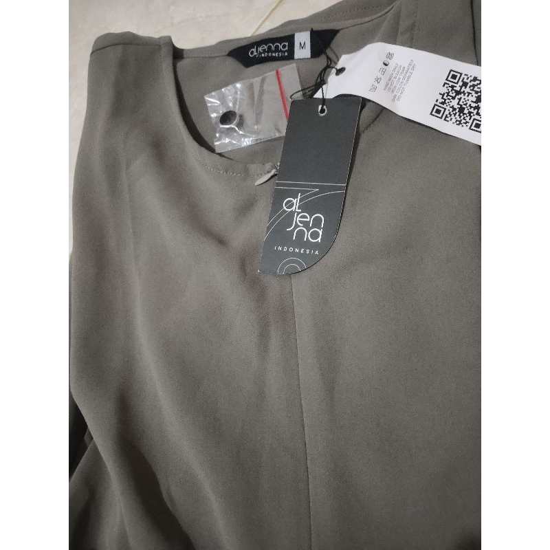 saila aljenna ash grey size M *sold