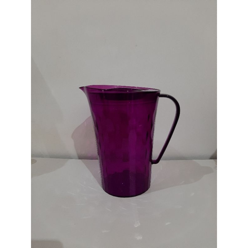 Pitcher Tupperware