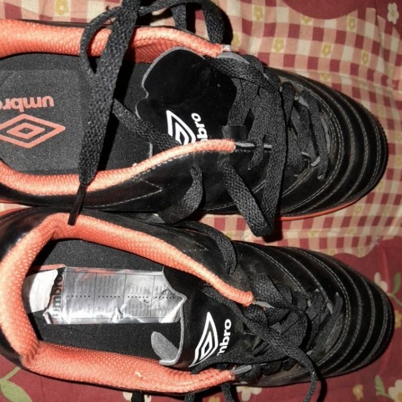 sepatu futsal umbro classico vii c