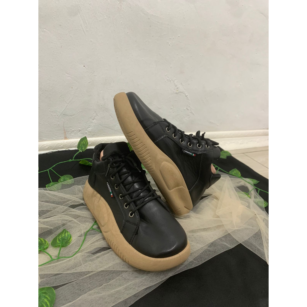 BS / Sepatu Wanita Sneaker Import PU Premium 283