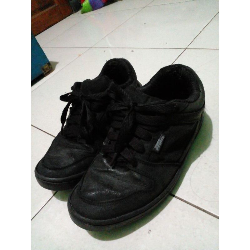 sepatu skate gemuk merk no fear second