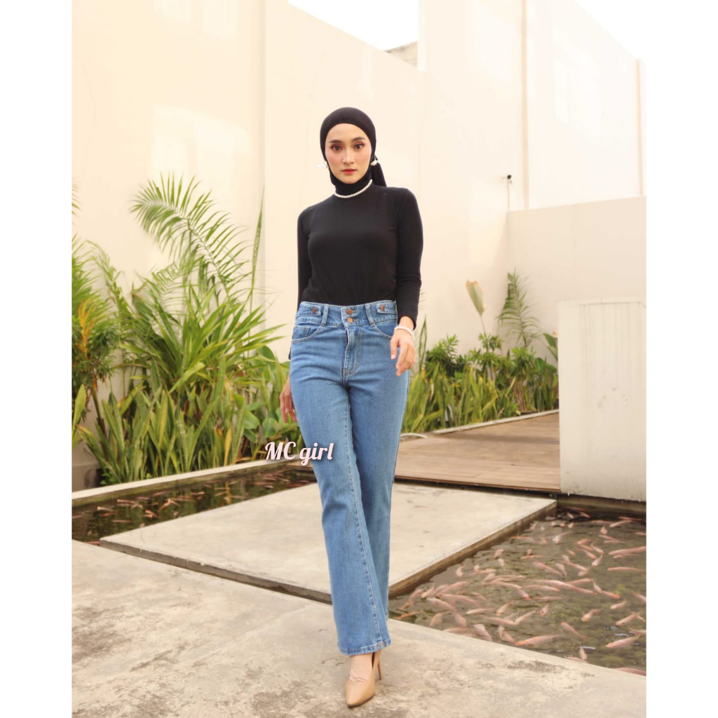 ( Size 27 - 30 ) MC girl - Celana Jeans Cutbray Highwaist Kancing 2 Warna Biru Muda Wanita / High Waist Cutblay Kancing 2 / Celana Denim Pinggang Tinggi Kaki Lebar Colour Light Blue Cewek / Kaki Besar / Kaki Gede