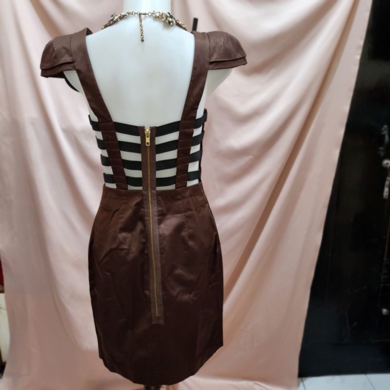 98 preloved gaun dress terusan malam wanita pesta backless coklat / dark brown