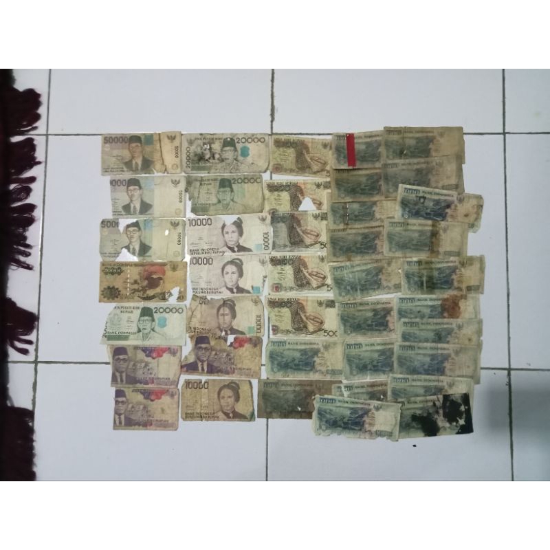 40 lembar rupiah 1990 an kondisi poor nominal 346000