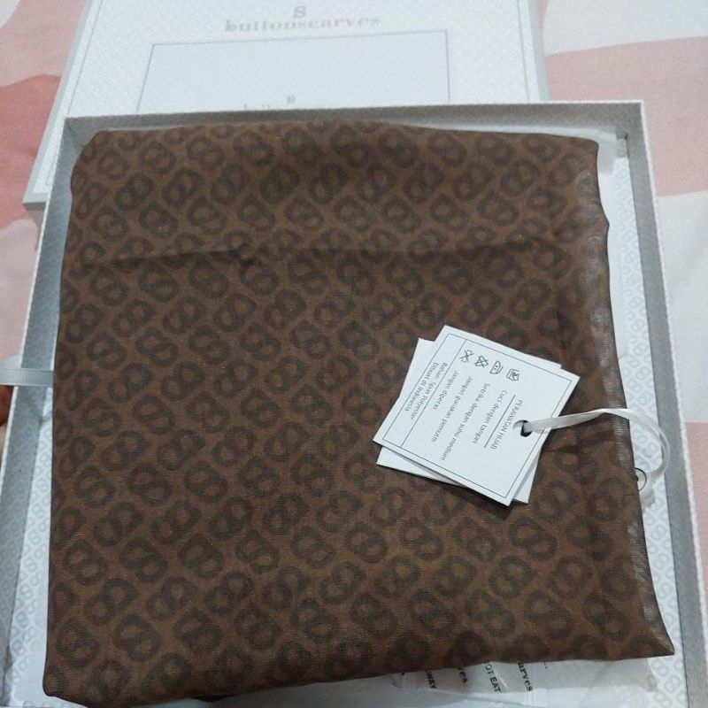 tapis square Ginger Bread Buttonscarves NEW