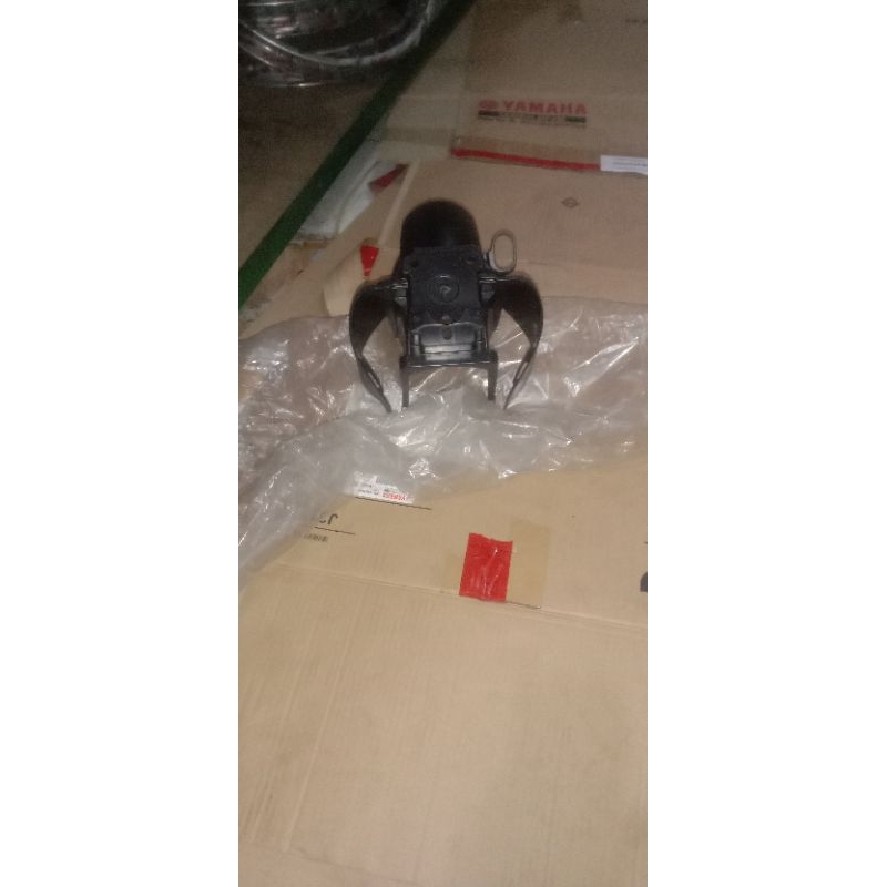 spakbor depan bagian belakang Yamaha Vega force