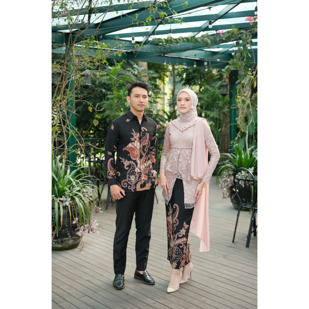 (Akita-Kaluna tunik series Milo) set couple kebaya wanita &amp; kemeja batik pria. kebaya wisuda kebaya kondangan kebaya lamaran bahan lace premium