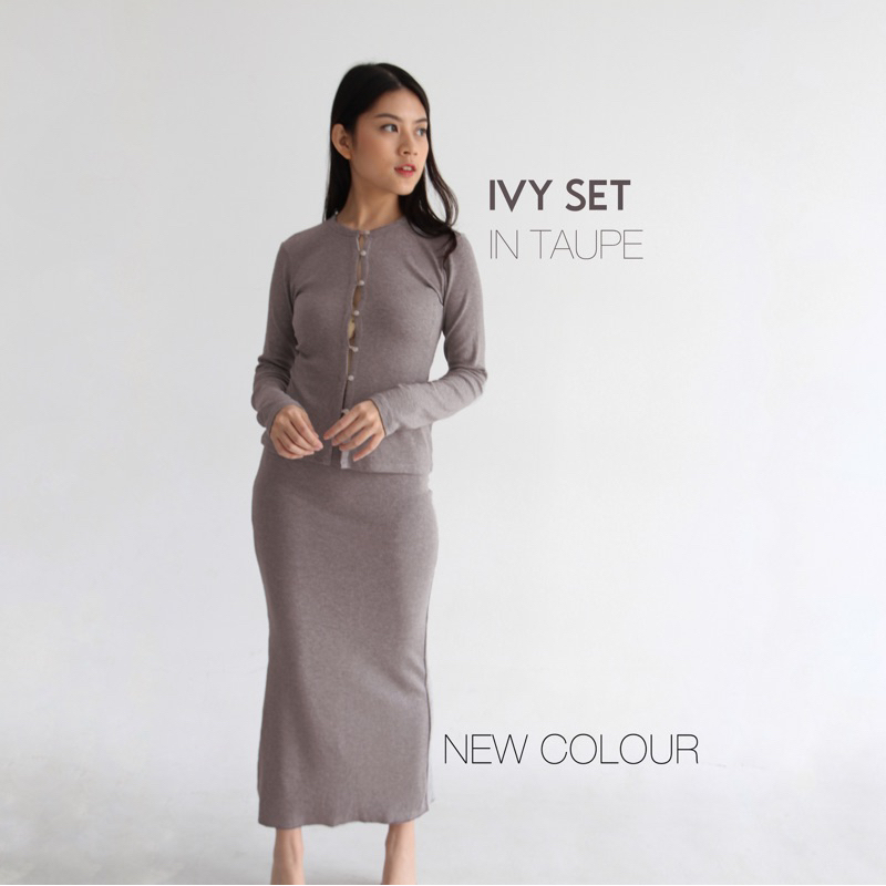 IVY SET - Setelan Skirt Wanita Longsleeves Knit Set Top OneSet Rok Wanita Ribbed Knit Atasan Tangan Panjang Wanita / SOMA