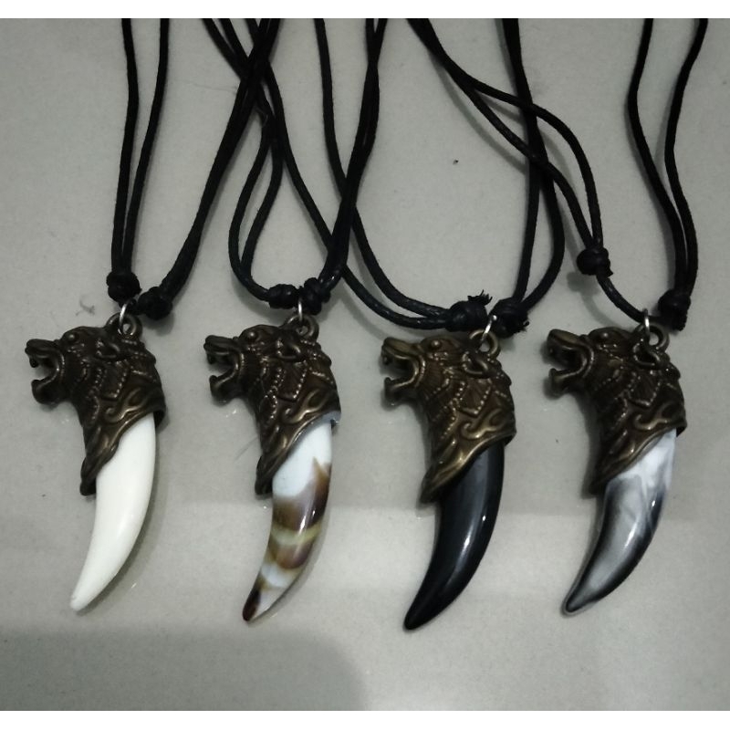 kalung taring resin