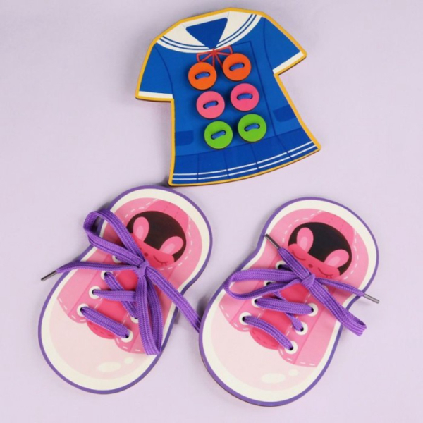 

MERONCE MONTESSORI SEPATU Murah SET EDUKASI / MAINAN DAN MERONCE CEWEK TREEHOLE 1 BAJU Jual -