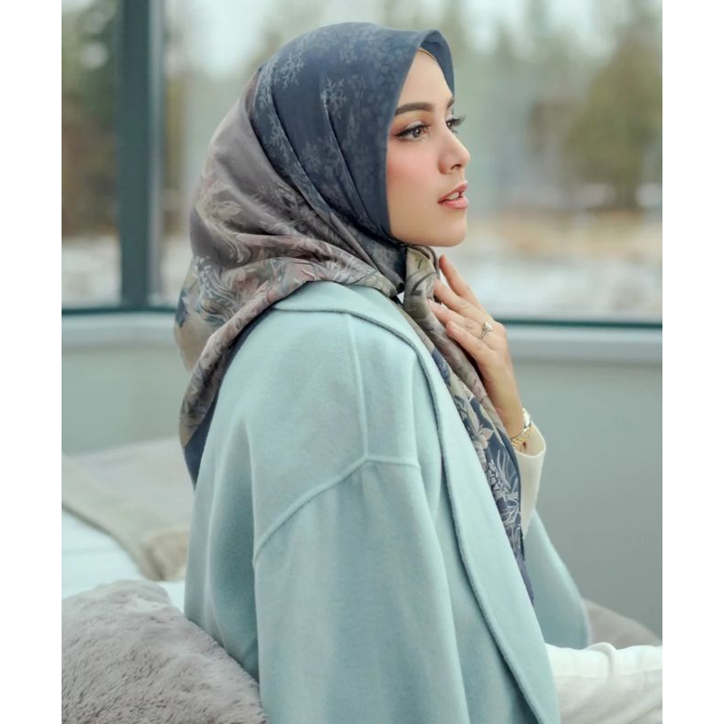 DISNEY'S FROZEN BUTTONSCARVES SQUARE - MIRAGE