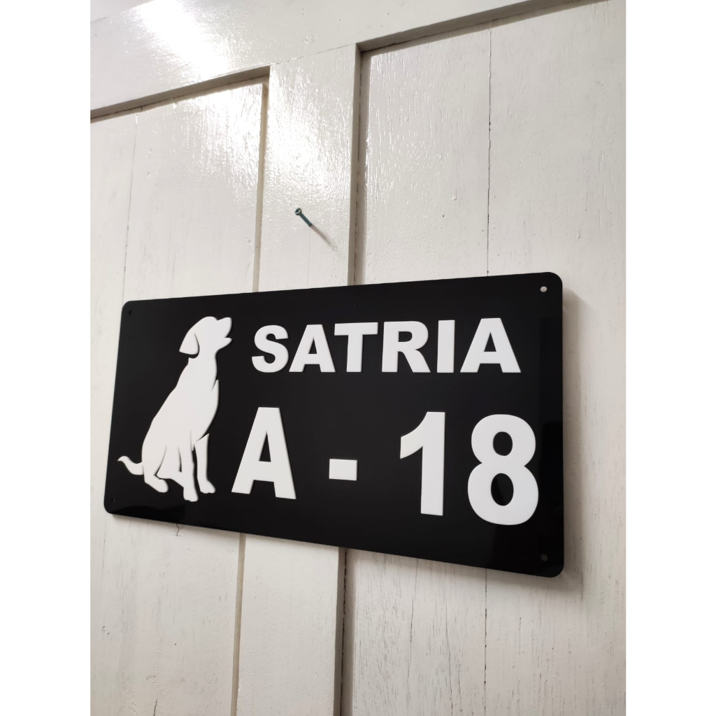 PAPAN PLAT NOMOR RUMAH AKRILIK MOTIF ANJING DOG 2MM 40X20CM HITAM PUTIH CUSTOME REQUEST MOTIF TIMBUL