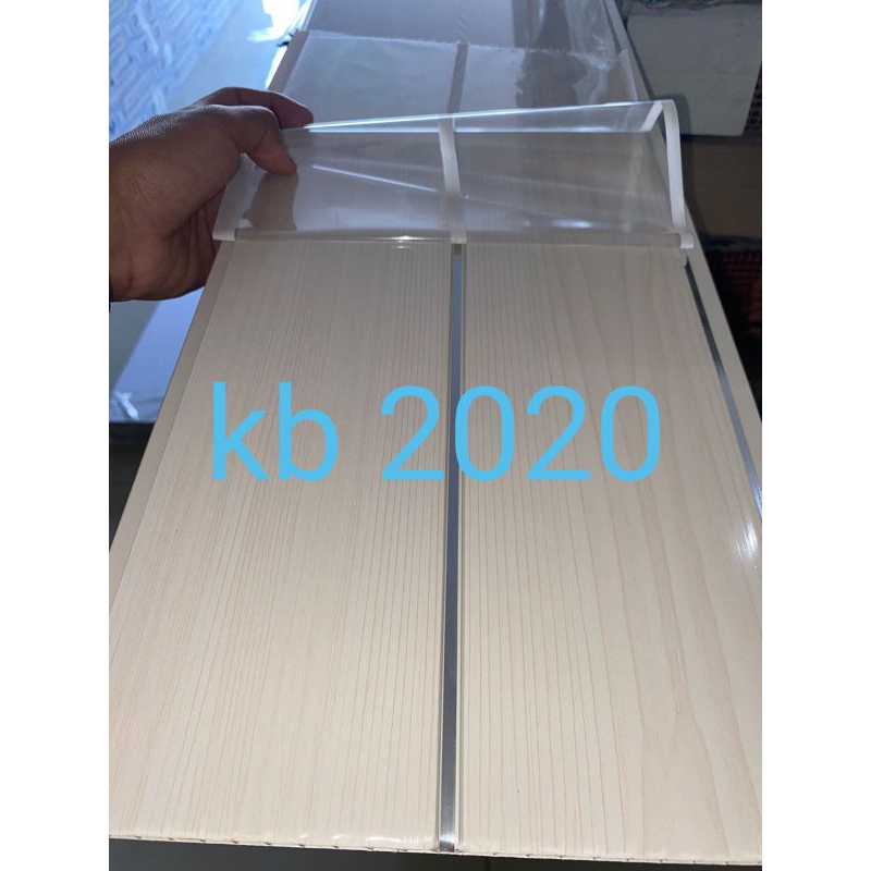 Plafon PVC Bandung KB2020 Motif Kayu Cream + Natt Silver