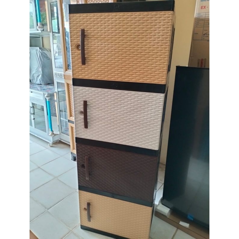Lemari plastik 4tingkat