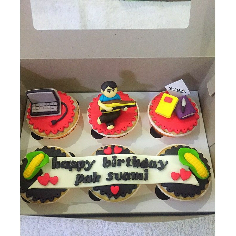 

CUPCAKE ULANG TAHUN CUPCAKE ANNIVERSARY CUPCAKE LAMARAN CUPCAKE WISUDA CUPCAKE HIAS CUSTOM CAKE