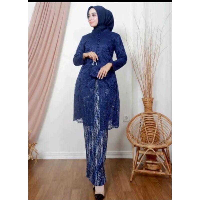 kebaya burkat kancing hidup