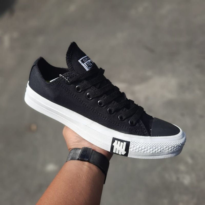sepatu converse petir