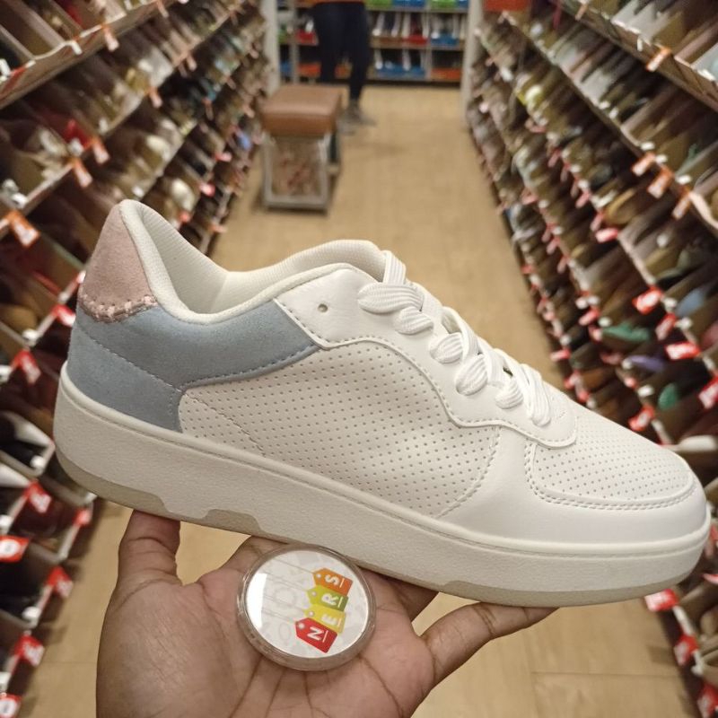 COURT SNEAKERS WHITE 197461 SEPATU SNEAKERS WANITA BY PAYLESS BRAND FIONI