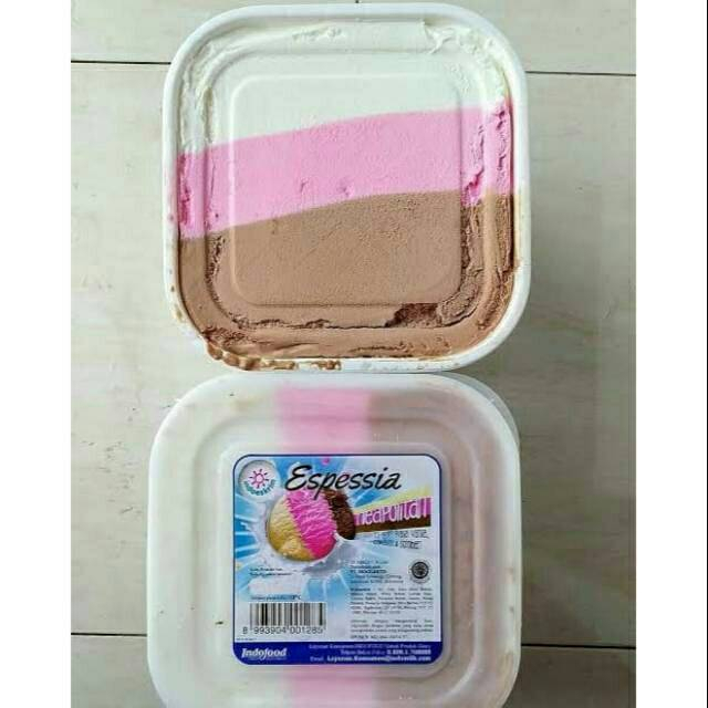 Indoeskrim Eskrim 3 rasa  neapolitan ukuran 8L