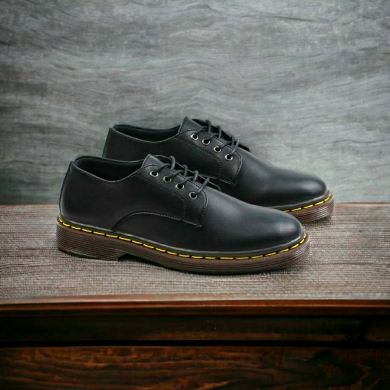 WSMITH Sepatu Pantofel Kerja Formal Pria Low Boots Docmart Casual Kuliah Trendi