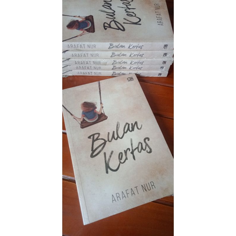 BULAN KERTAS - ARAFAT NUR
