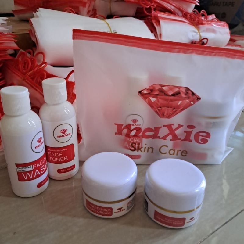 {READY} MAXIE GLOW ORIGINAL KEMASAN BARU/SKINCARE BPOM MURAH/PAKET GLOWING BPOM