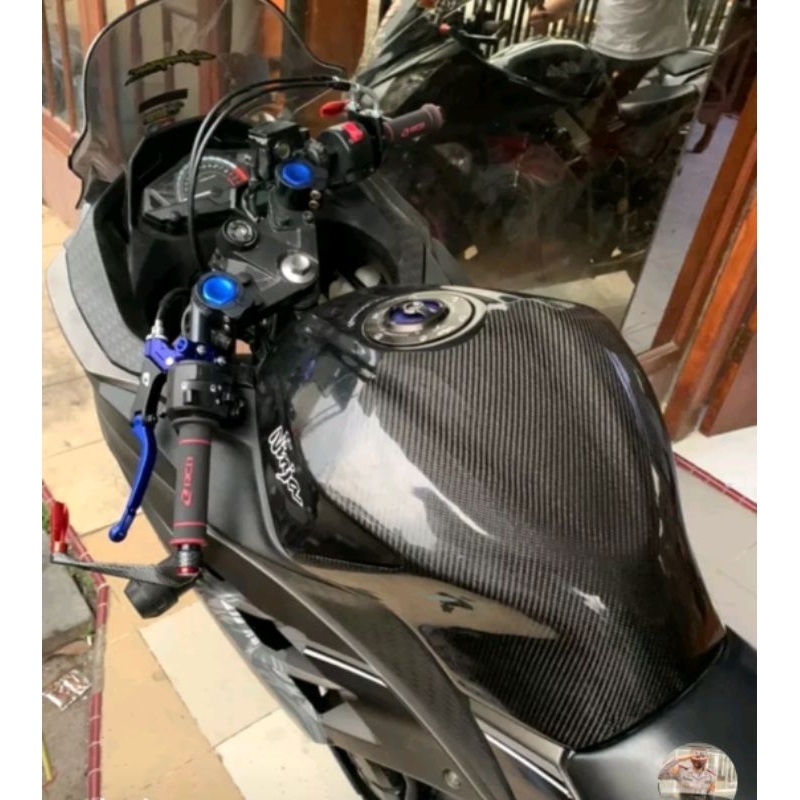 Cover tangki ninja 250 fi carbon Tutup tangki ninja 250 fi carbon kerval pelindung Tangki ninja 250 