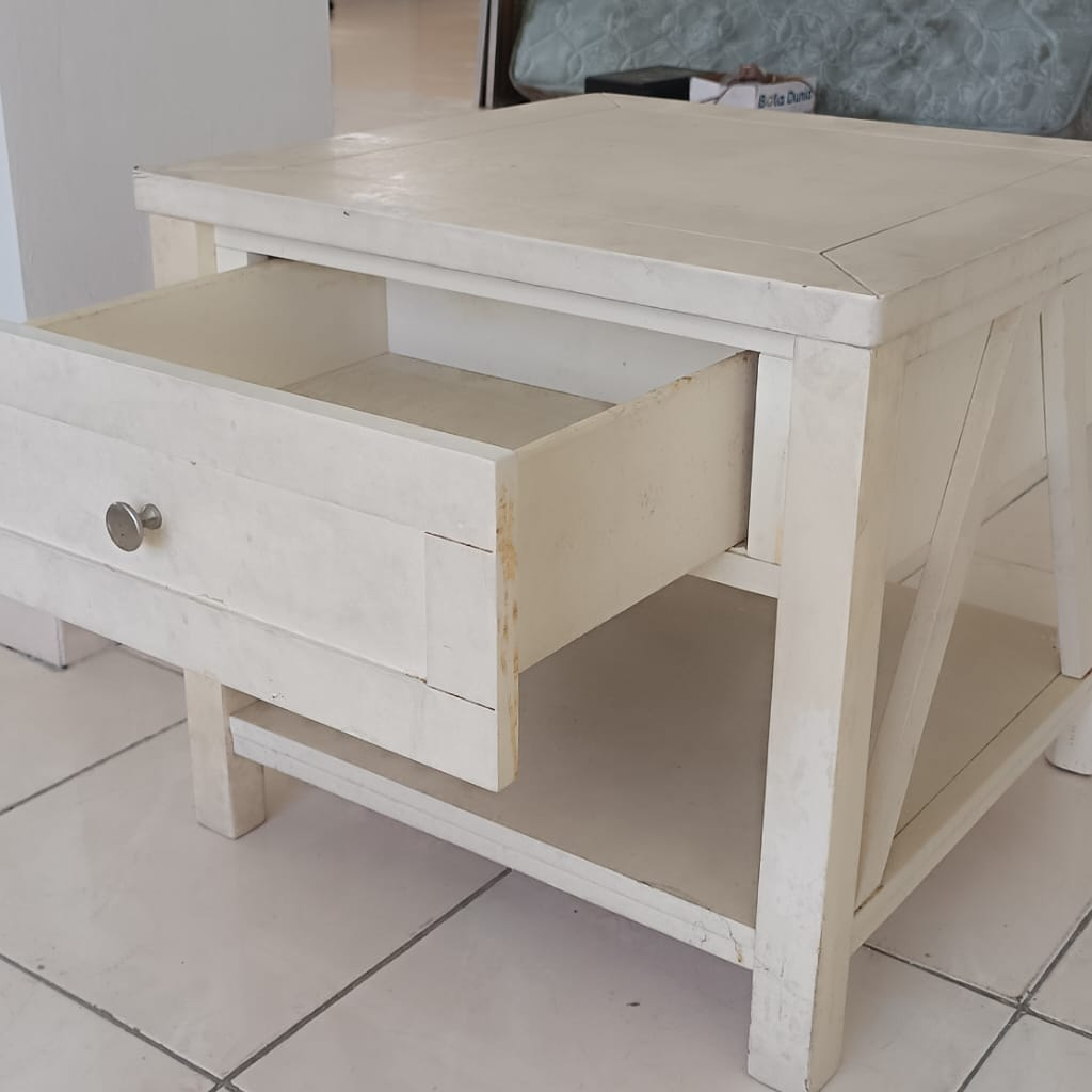 Meja Tamu Minimalis dengan Rak Laci putih / Coffee Table