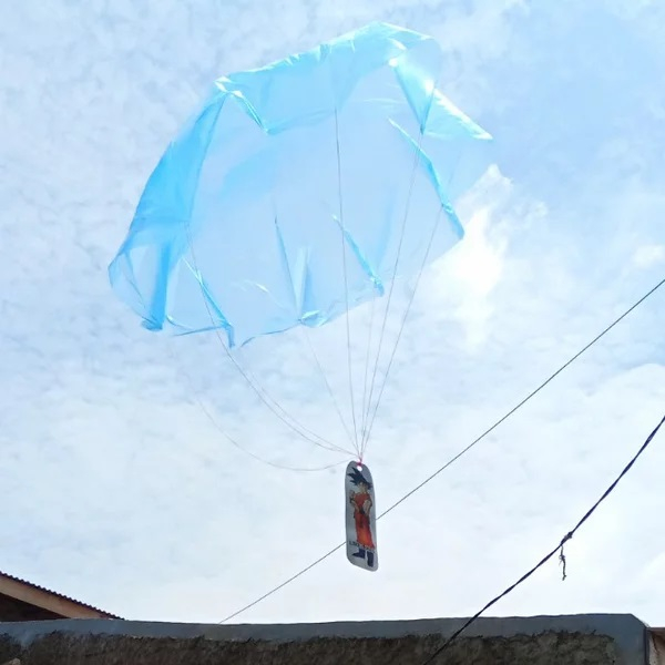 Mainan Parasut Terjun Payung Plastik Jumbo / Mainan Jadul Plastik Parasut Terbang