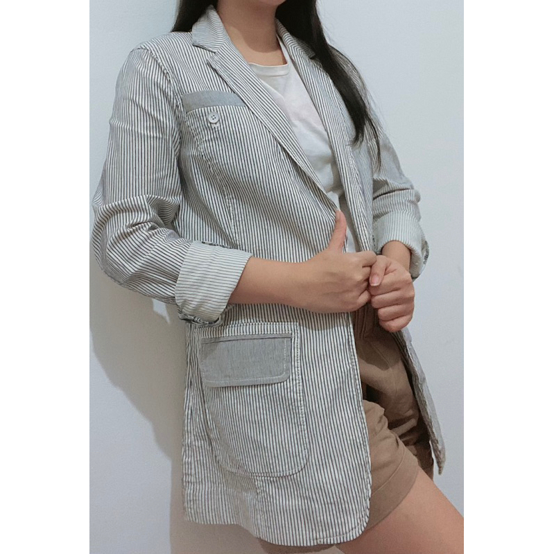 Preloved Blazer Banana Republic Salur biru putih