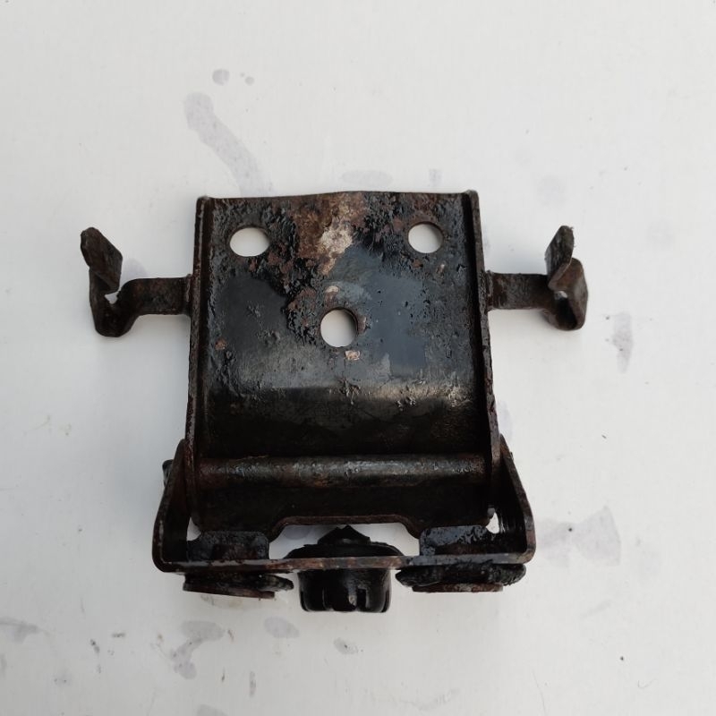 engsel jok Suzuki satria 2 tak lumba original