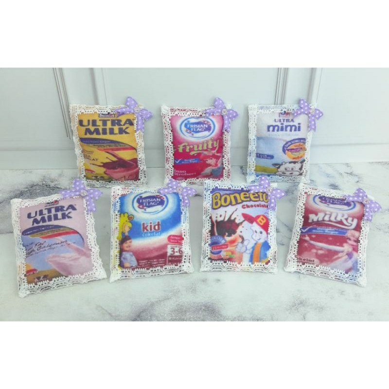 Bantal Mini untuk boneka barbie