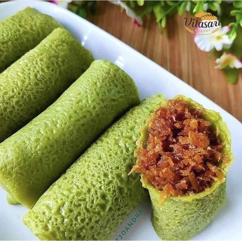 

Aneka kue basah manis - kolak candil - kolak pisang - jajanan pasar