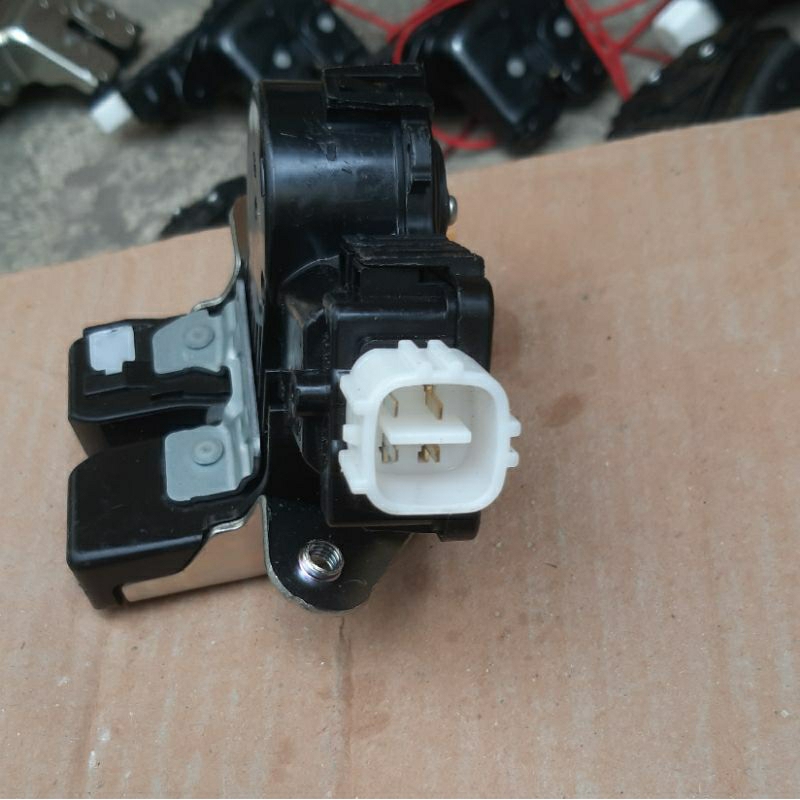 doorlock bagasi mobil new avanza xenia type g 2021 - 2023 original