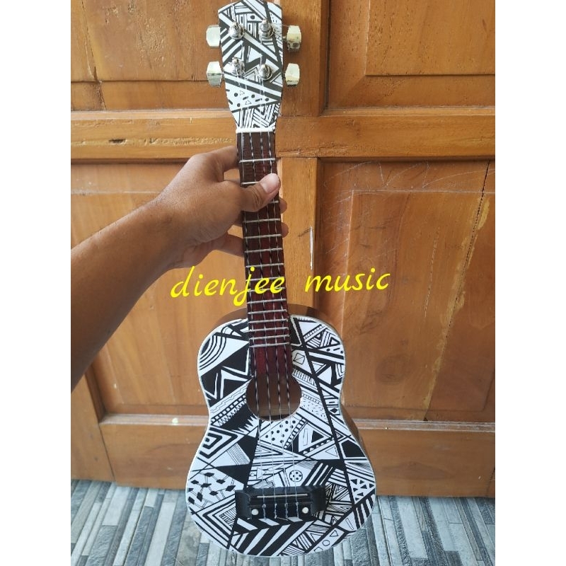 UKULELE Senar 4 Doodle /GITAR UKULELE