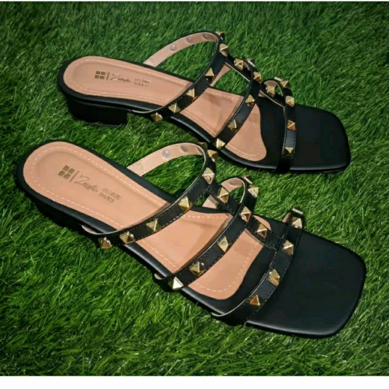 Sandal BIG Size Wanita 41-42-43-44-45 Sendal Slop VLTN Hitam JUMBO Black Cantik / Sandal Kaki Lebar Best Seller