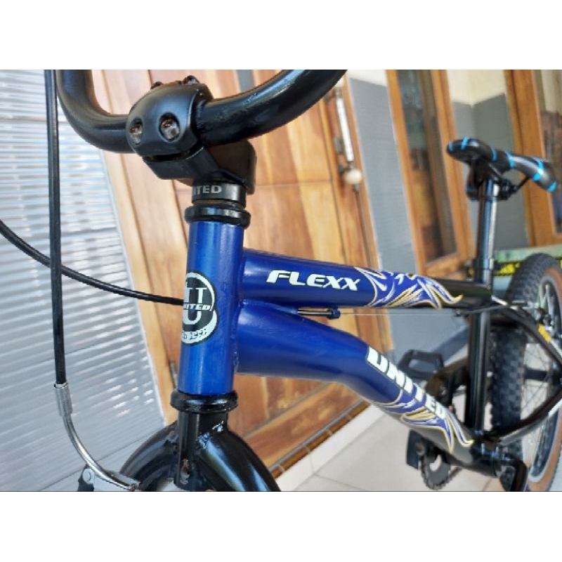 SEPEDA UNITED BMX