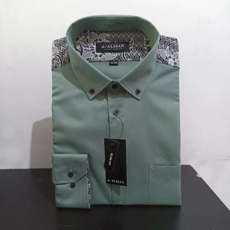 Kemeja Alisan Slim Fit Kombinasi Batik Hijau Sage Lengan Panjang