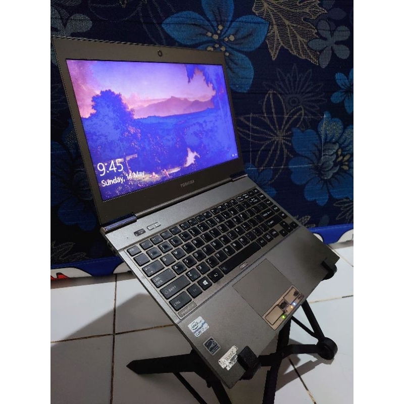 Laptop Toshiba Portege Z930 Slim Core i7 RAM 8Gb SSD