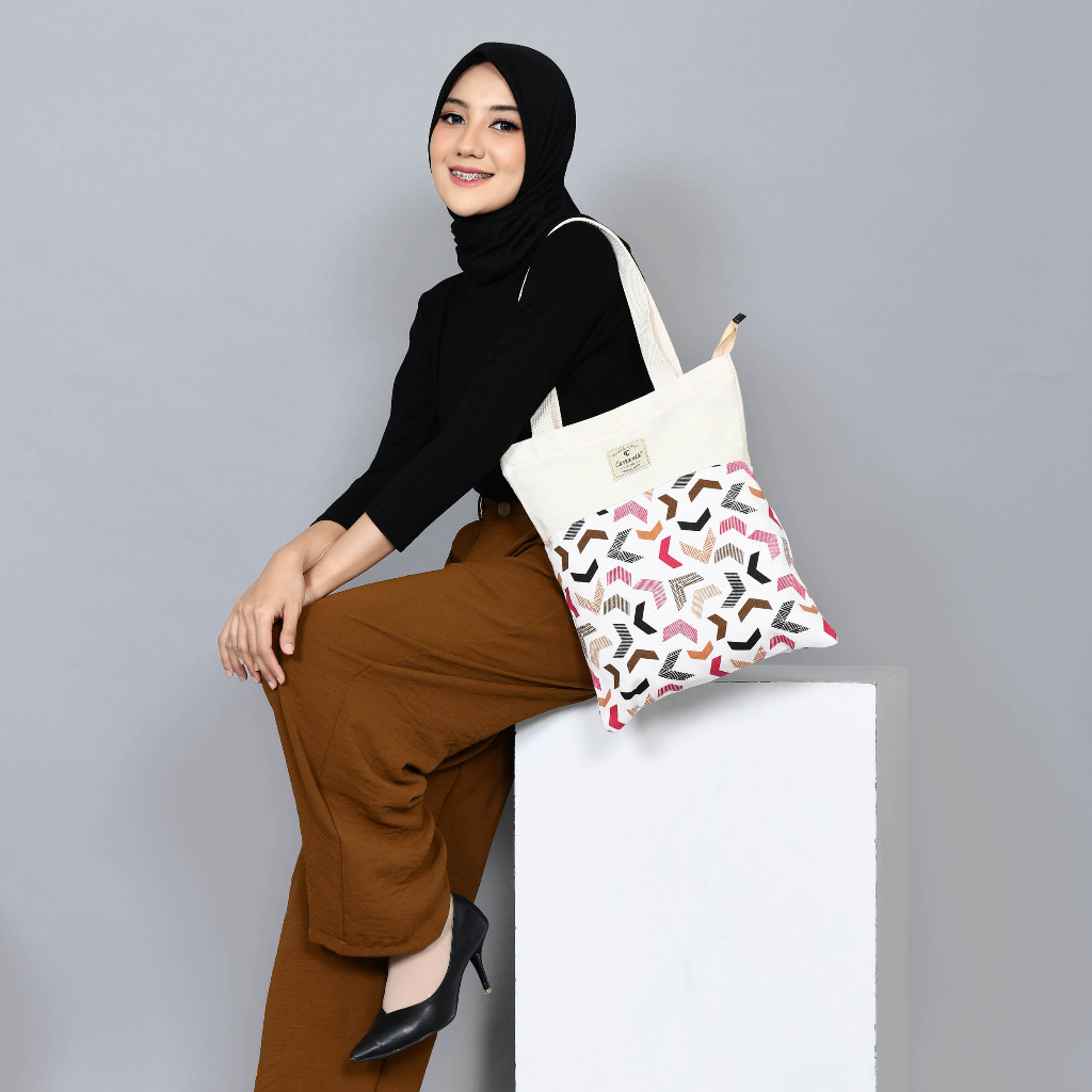 Tas Tote Bag Kuliah Wanita Aesthetic resleting bahan kanvas polos dan Canvas motif bisa custom untuk nudie bag seminar gift dan souvenir perempuan