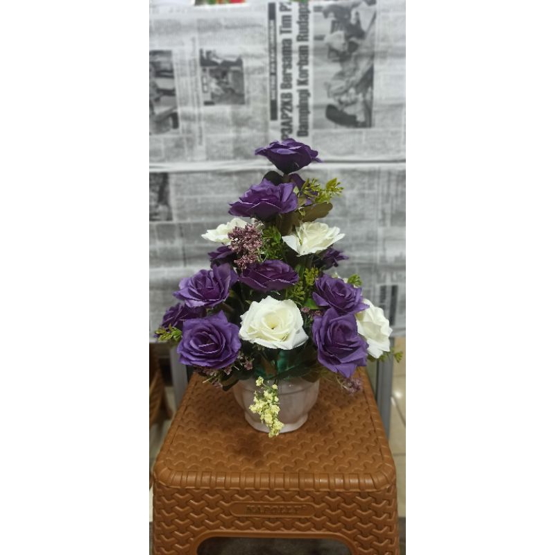 BUNGA HIAS MEJA + POT KERAMIK