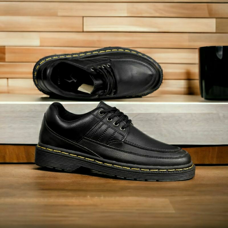 MDMX ROYALDM - Sepatu Formal Pria Pantofel Docmart Semi Boots Casual Kerja Kantor Warna Hitam