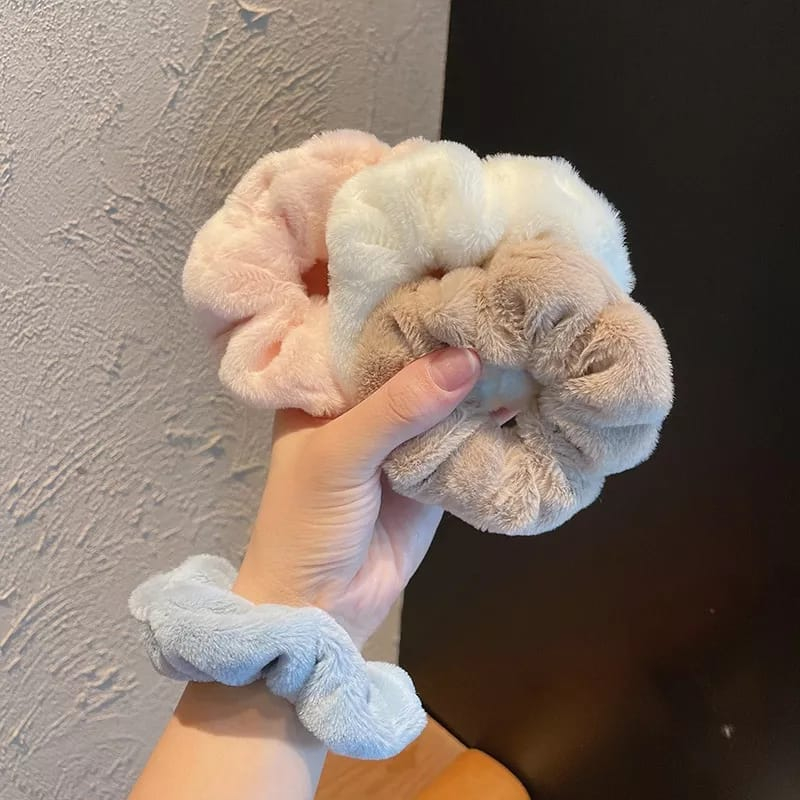 IKAT RAMBUT SCRUNCHIE KOREA BAHAN BLUDRU BULU LEMBUT KUNCIRAN CEPOL TEBAL BESAR