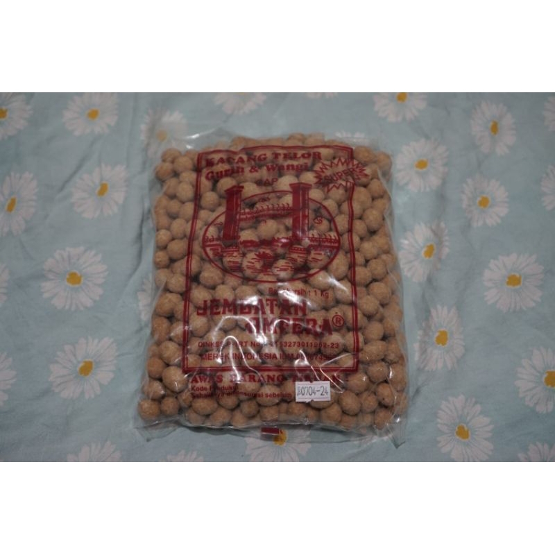 

Kacang Telor Jembatan Ampera 1 kg - 1000 gr